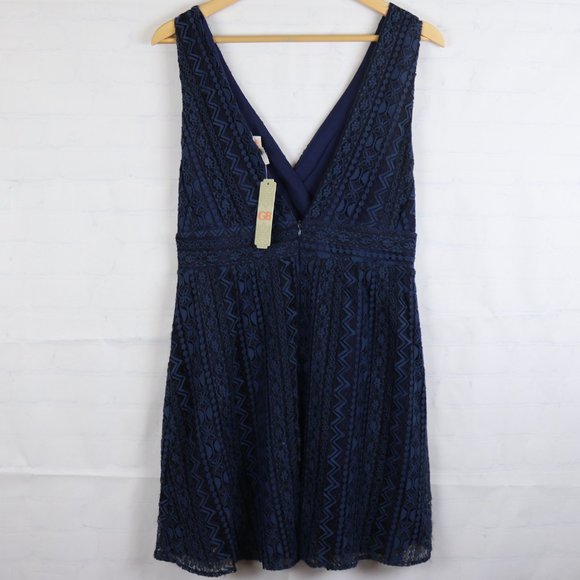 NWT!! Dillard’s Gianni Bini Party Cocktail Lace Dress Open Back M - Picture 6 of 14